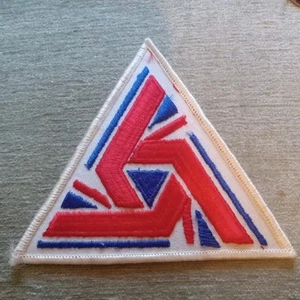 ALIEN Movie Patch Triangle U.K. 700th Anniversary Flag 425 Iron-on Embroidered - Picture 1 of 1