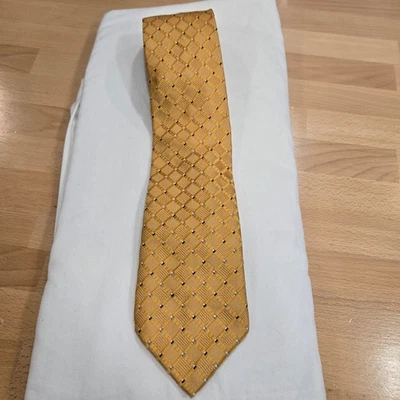 Corbata Canali dorada 100 % seda tejida patrón a cuadros ropa de hombre de lujo Italia Foto 1 de 4