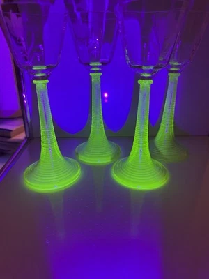 Weingläser Uran-Glas Jugendstil, 4er Set, Höhe 19Cm Jugendstil Urangläser - Bild 1 von 4