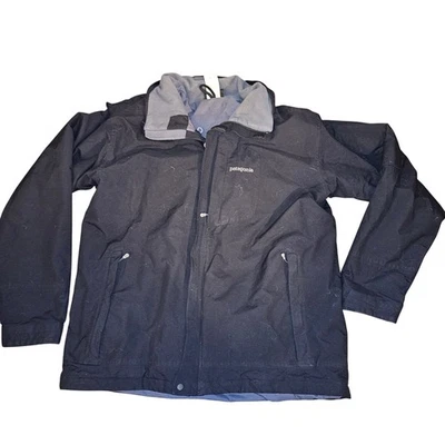Abrigo Chaqueta con Capucha Patagonia Para Hombre Mediano Negro Aislado Impermeable Foto 1 de 4