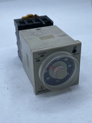 Omron H3CR-A 8 Pin Time Relay / Delay Timer With Rail Base - Image 1 of 4