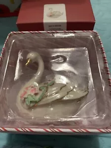 PUNZE 2018 ATEMBERAUBENDER SCHWAN PORZELLAN ORNAMENT - Bild 1 von 10