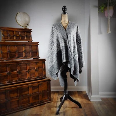 Poncho/envoltura con estampado de animales de frente abierto - talla única Foto 1 de 4