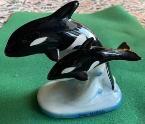 Vintage Sea World Walfigur Keramikporzellan. 2 auf Wellen. 1992. SELTEN - Bild 1 von 4