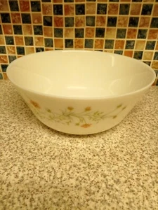 PYREX EMILY SPRING GARDEN DESIGN FRUIT/MIXING/SERVING BOWL 9.5 INCHES ACROSS TOP - Picture 1 of 3