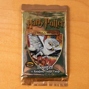 Harry Potter Juego de Cartas Coleccionables - Booster Pack NUEVO PRECINTADO Inglés - Imagen 1 de 1