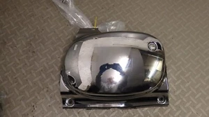Coperchio motore cromato con bulloni SUZUKI VL800 Intruder C50 2007, lato sinistro - Foto 1 di 12