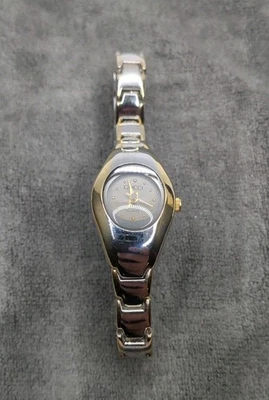 Reloj GUCCI Mujer Cuarzo Acero Inoxidable Plateado Damas Serie 90001. Sin probar  Foto 1 de 4