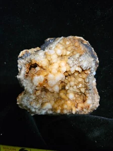 Crystals Inside Opened Geode 1lbs 4.2 Oz Lake Havasu Arizona - Picture 1 of 3