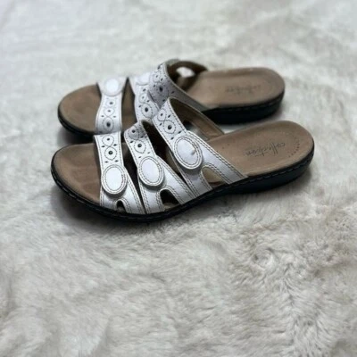 Женские босоножки Clark's Leisa кактусы с ремешками белые регулируемые слайды размер 8 М - Изображение 1 из 4