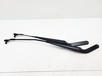 BMW X6 E71 PAIR OF FRONT WINDSCREEN WIPER ARMS 7153742 2011 - Image 1 of 4