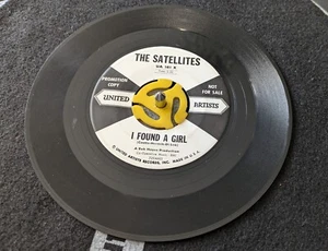 The Satellites - I Found A Girl / My Piggie's Gotts Dance 1958 UA 141 X (EX) - Foto 1 di 8