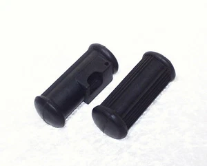 IFA  - RT125.. - FUSSRASTEN GUMMI FAHRER PAAR = RECHTS UND LINKS - 0125-126$$ - Picture 1 of 1