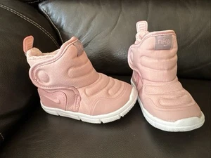 Nike Pink Boot Sneakers Shoes Girls toddler Baby Size 6 - Picture 1 of 16