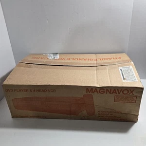Magnavox MWD2206A DVD VCR Combo Reproductor NUEVO Caja Abierta Unidad Sellada de Fábrica + Control Remoto - Imagen 1 de 13