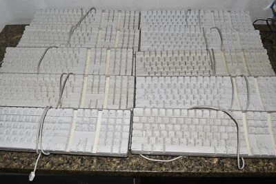 Apple A1048 USB Verkabelte Tastatur - ECHT / OEM Los Von 20 (JPV22) - Bild 1 von 4