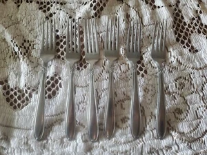 Vintage Utica Stainless Flatware Pretty Pattern Dinner Forks Lot Of 6. A1 - Picture 1 of 4