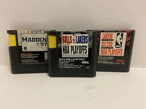 Lotto giochi cartucce Sega Genesis (Madden 97, Bulls vs Lakers, Lakers vs Celtics) - Foto 1 di 6