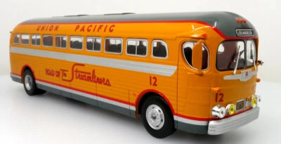 GM PD4151 Diecast Bus Silversides: Union Pacific Railroad 1/43 Scale New - Image 1 of 4