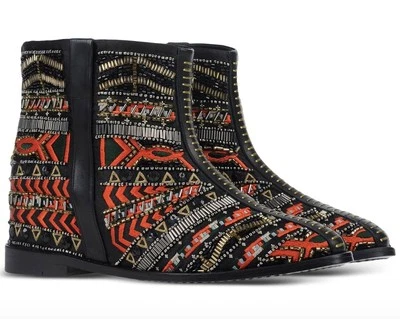 BOTINES ALICE + OLIVIA BORDADOS CUERO CON CUENTAS Talla. 37 Foto 1 de 4