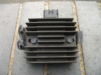 RECTIFICADOR REGULADOR DE VOLTAJE ORIGINAL KAWASAKI Z1000 B7F,B8F,B9F 2007-2009  Foto 1 de 4