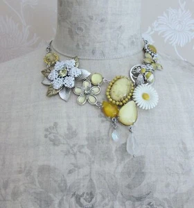 BOHM Vintage Bib Statement Necklace Lucite Daisy Flower Bee Oxidised Silver BNWT - Picture 1 of 5