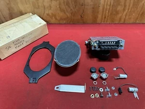 NOS 1969-1971 DODGE TRUCK AM RADIO KIT 2906501 3487157 D100 MOPAR 69-71 - Picture 1 of 7