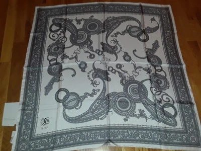 NUEVO CON ETIQUETAS Doncaster National Osteoporosis Foundation Paisley 100% Seda Bufanda 33" Foto 1 de 4