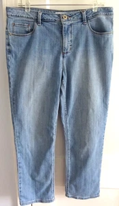 St Johns Bay Womens Straight Leg Ankle Length Jeans Size 12 Light Wash Denim - Picture 1 of 5