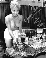 JEANNE CARMEN MODEL & ACTRESS PIN UP w/ *REPRINT* AUTOGRAPH - 8X10 PHOTO (RP008)