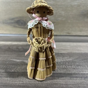 Geflochtene MAISSCHALEN STROHPUPPE DAME mit Hut & Bändern Körben - Bild 1 von 3