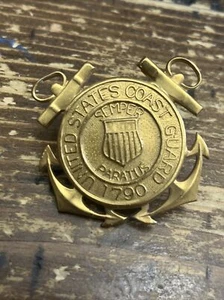 orig WW2 USCG Coast Guard shore establisment cap insignia badge orig - Picture 1 of 2