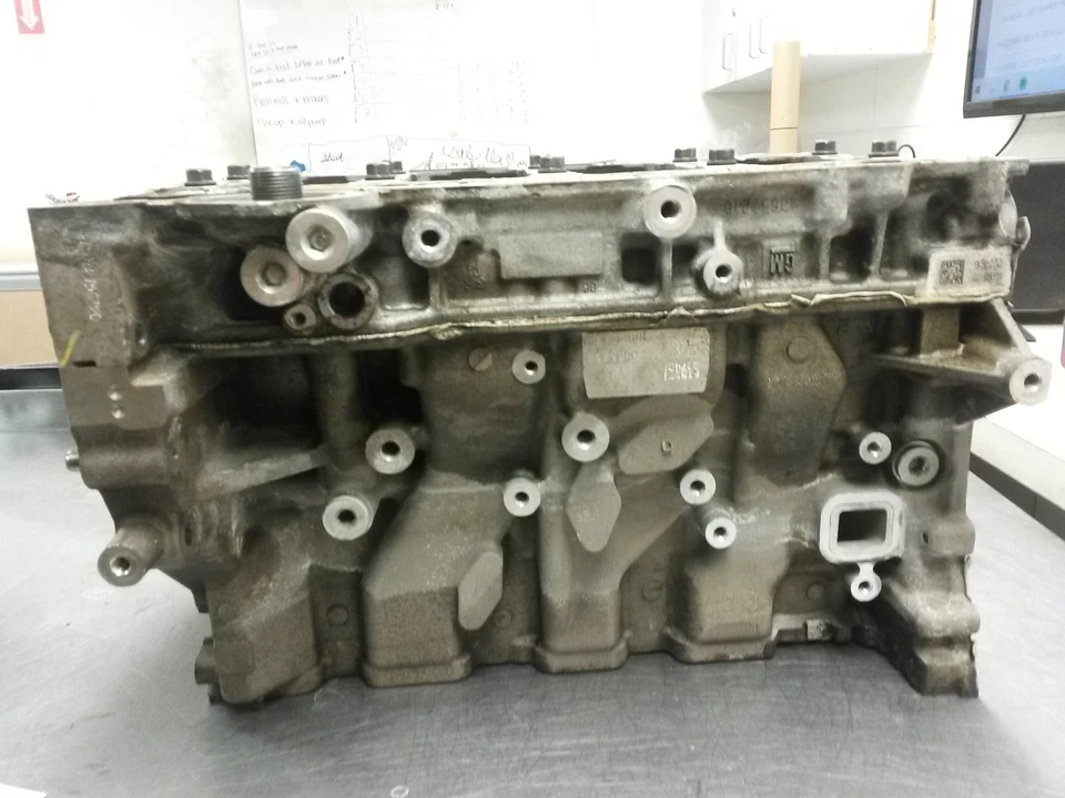 Bloque de cilindros del motor de Chevrolet Malibu Limited 2016 2,5 12657218 Foto 1 de 4