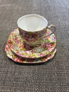 Vintage Royal Standard Bone China Teacup Trio - Virginia Stock Pattern - Bild 1 von 3
