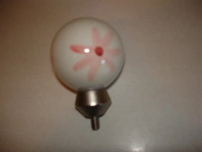 Pottery Barn Kids Blanco con Acabados de Cortina de Cerámica Flor Margarita Rosa - Tamaño Grande Foto 1 de 4