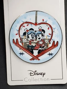 Nuevo Disney Mickey y Minnie Mouse Vacaciones Navidad Esquí Elevador Esquí Pin Corazón - Imagen 1 de 3