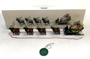 DEPT 56 Heritage Village Schlitten und acht kleine Rentiere 5611-1 Santa Weihnachten - Bild 1 von 15