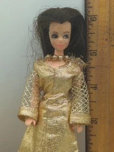 Topper Dawn Puppe Modepuppe im goldenen Kleid - Bild 1 von 10