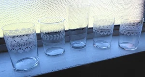 Gemischtes Set Antik Vintage Klar Geätzt Schliff Tumbler Gläser Schnörkel Blätter Trauben - Bild 1 von 4