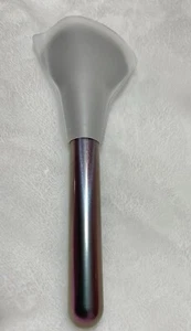 MAC Cosmetics 140 Synthetic Full Fan Brush Sealed With Cover - Picture 1 of 8