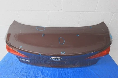 2017-2018 KIA FORTE SEDAN REAR TRUNK LID (OEM) COMPLETE W/REAR CAMERA - Image 1 of 4