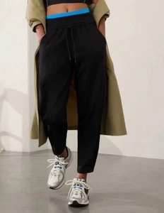 NWT Athleta Allure High Rise Jogger Pant Black Size Small - Picture 1 of 6