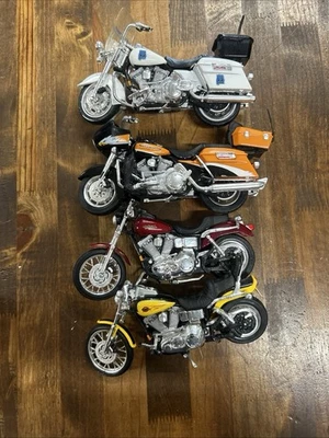 Juego de 4 motos modelo Maisto Harley Davidson 1:18 Foto 1 de 4