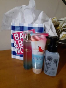 Bath & Body Works "Endless Summer" Niebla/Crema Corporal/Jabón de Manos Set de Regalo - Imagen 1 de 12