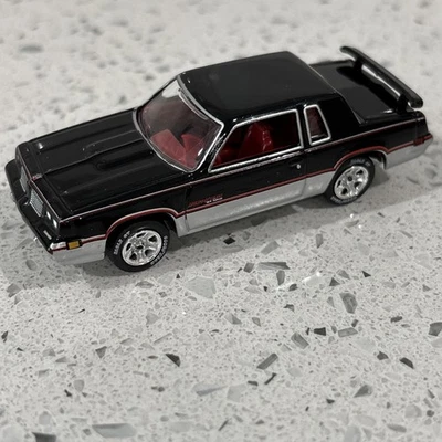 1984 '84 Oldsmobile Hurst Cutlass 442 H/O preto prata vermelho 1/64 - Imagem 1 de 4