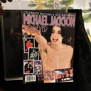 Revista homenaje Michael Jackson Forever septiembre 2009 en estuche de plástico - Imagen 1 de 4