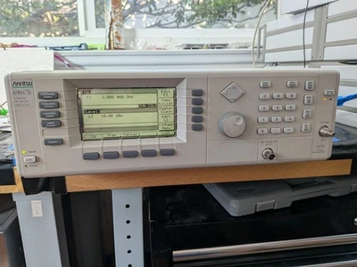 Generador de señal Anritsu 69047B 10Mhz-20/40 GHz ¡Personalizado! ¡Ruido de fase baja! Foto 1 de 4