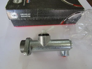 UN CYLINDRE EMETTEUR EMBRAYAGE PEUGEOT 504 505 604 (ref 2017) - Picture 1 of 1