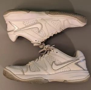 Nike City Court White Sneakers 2013 - Women's Size 9 - Casual Running 488136-101 - Picture 1 of 23