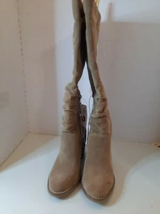 Women's Lainee Heeled Scrunch Fashion Boots - Universal Thread  Tan Size 5 - Picture 1 of 7